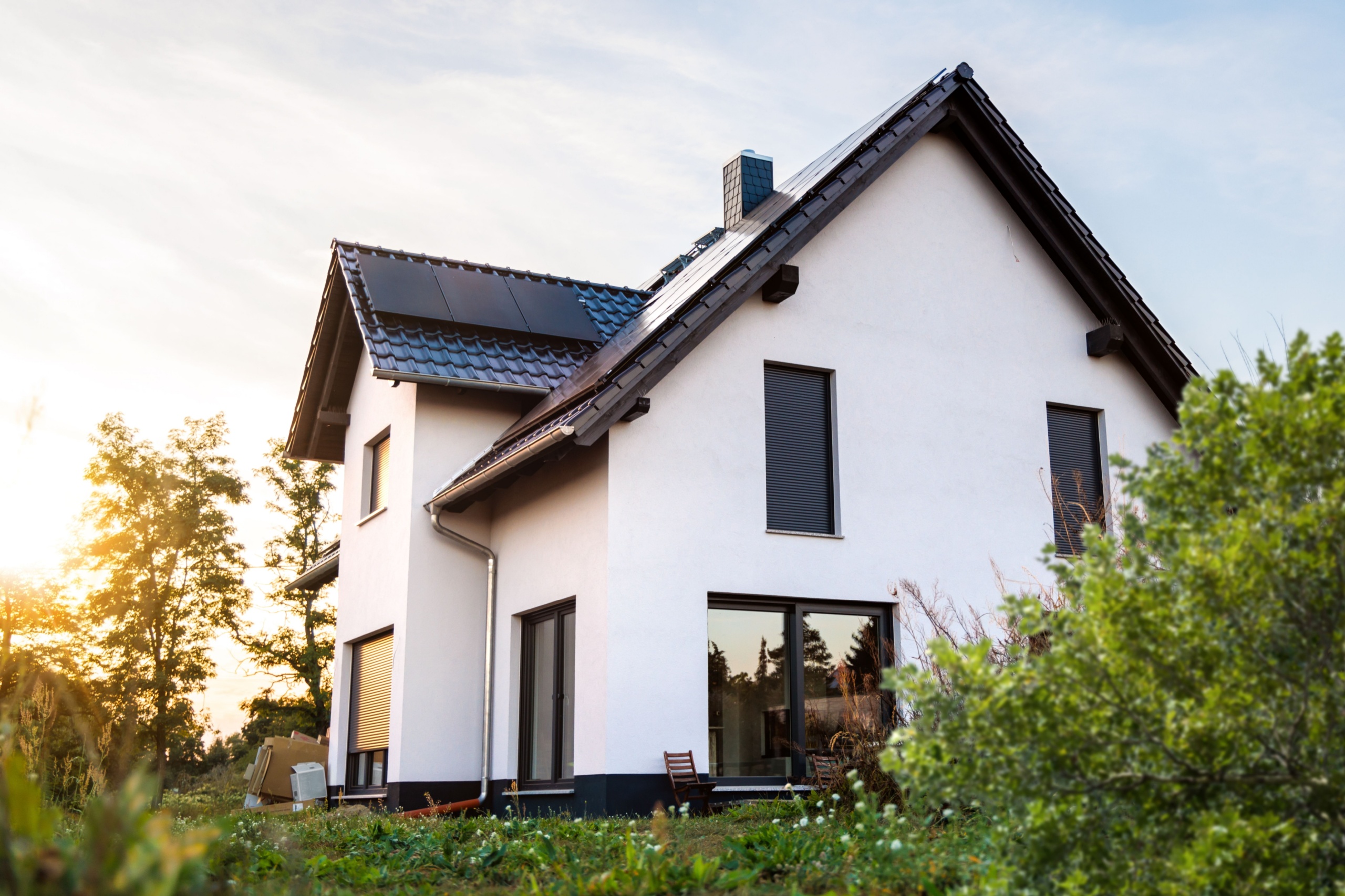 Image showcasing Smart & Green: High-Tech Eco Luxury Homes