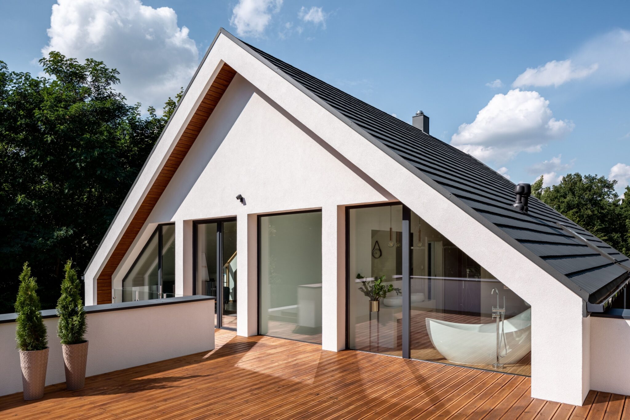 Luxury Meets Sustainability: Build an Eco-Friendly High-End Home